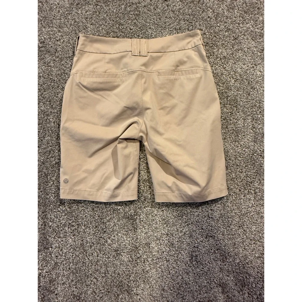 Lululemon‎ Athletica Tan Shorts Size 4 Casual Golf Walking